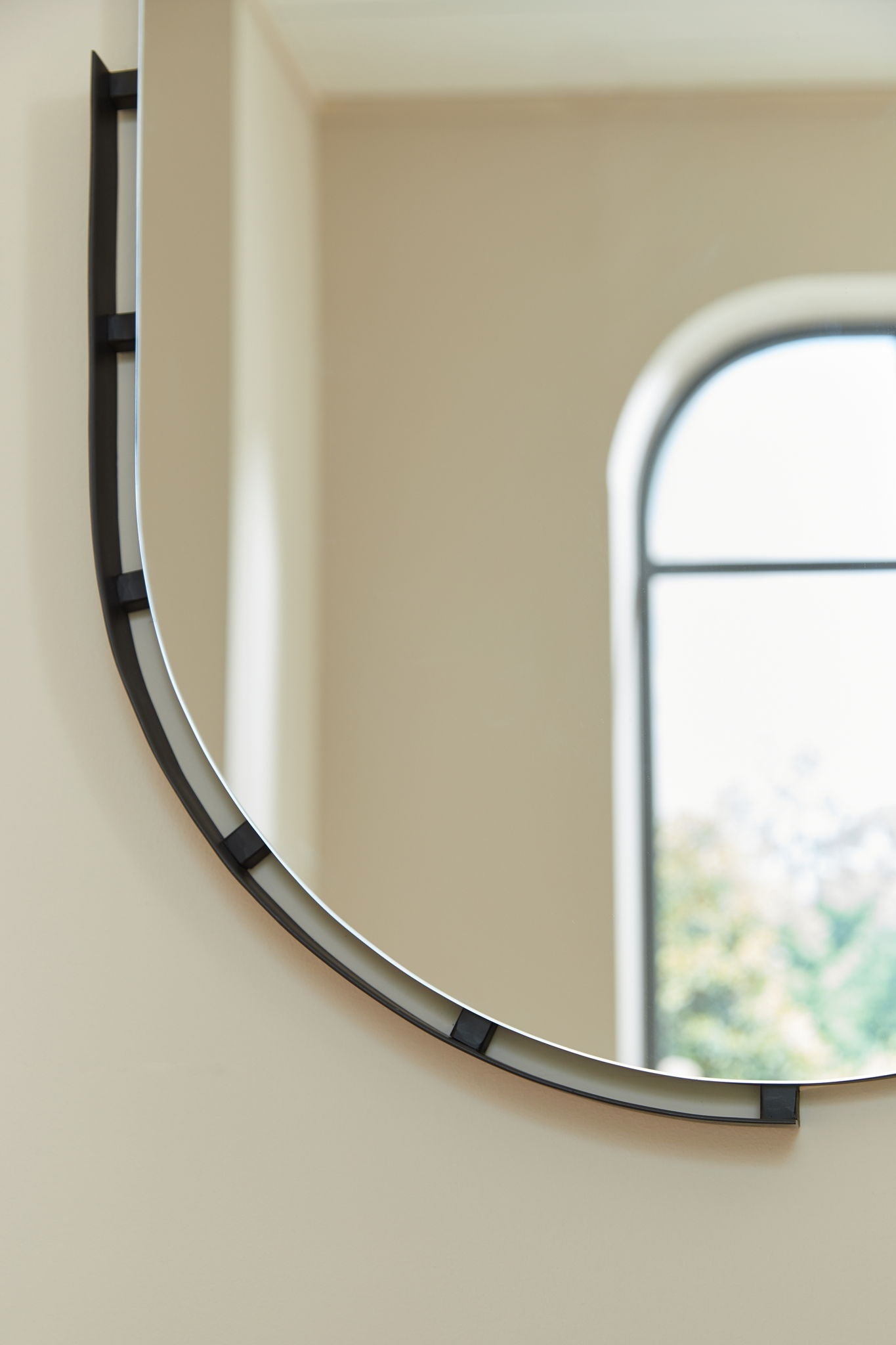 Valkings - Black - Accent Mirror