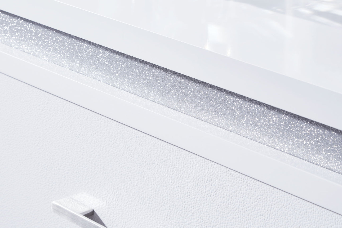Jarlee - White - Four Drawer Chest
