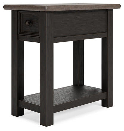 Tyler Creek - Black / Gray - Chair Side End Table